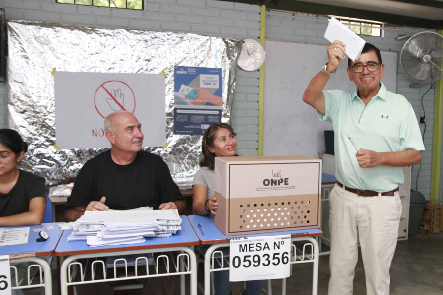 Elecciones 2026: José Williams emite su voto